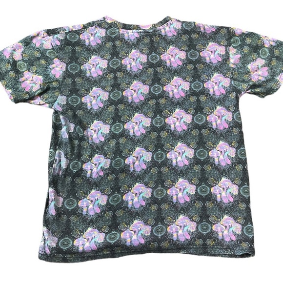 SUPER MASSIVE Psychedelic Magic Mushroom Tee With Cap Sleeves Grey/Black Small - Picture 6 of 9